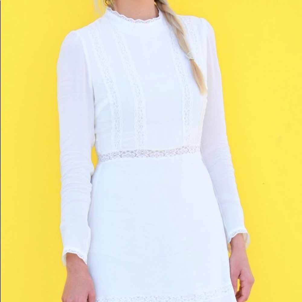 Magnolia Lace Long Sleeve Dress In White - Picture 3 of 8